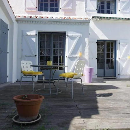 Maison Confortable Proche Commerces, Et Port - 6 Couchages, Jardin Clos Avec Terrasse Et Bbq - Fr-1-224b-453 Holiday home Noirmoutier-en-l'Ile