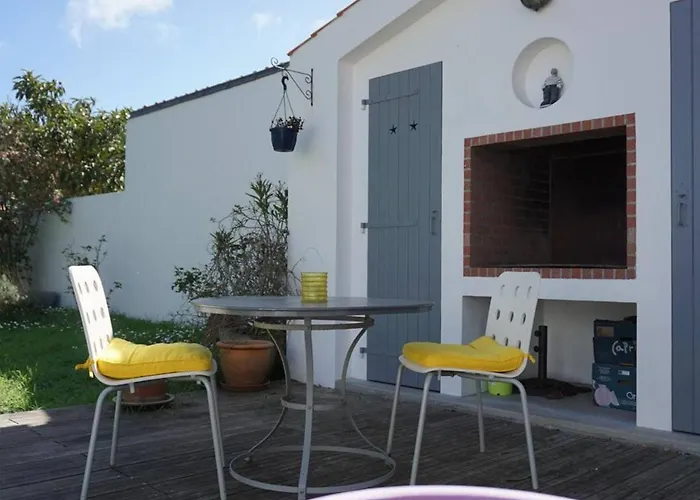 Maison Confortable Proche Commerces, Et Port - 6 Couchages, Jardin Clos Avec Terrasse Et Bbq - Fr-1-224b-453 בית נופש *