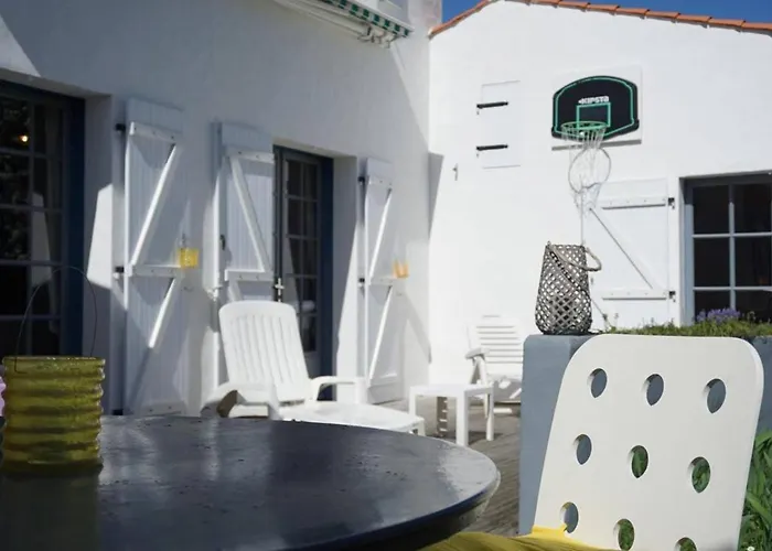 Maison Confortable Proche Commerces, Et Port - 6 Couchages, Jardin Clos Avec Terrasse Et Bbq - Fr-1-224b-453 *