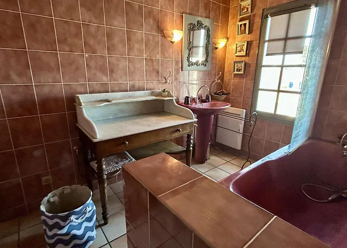 Maison Confortable Proche Commerces, Et Port - 6 Couchages, Jardin Clos Avec Terrasse Et Bbq - Fr-1-224b-453 * Noirmoutier-en-l'Ile